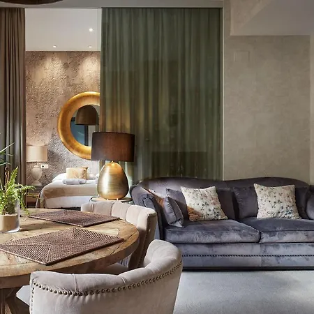 The Collection - Gloria Ii Appartement